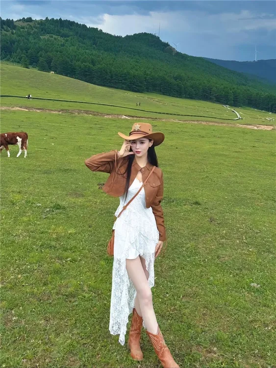 2025早秋美拉德川西穿搭复古棕色皮衣短外套白色蕾丝不规则连衣裙
