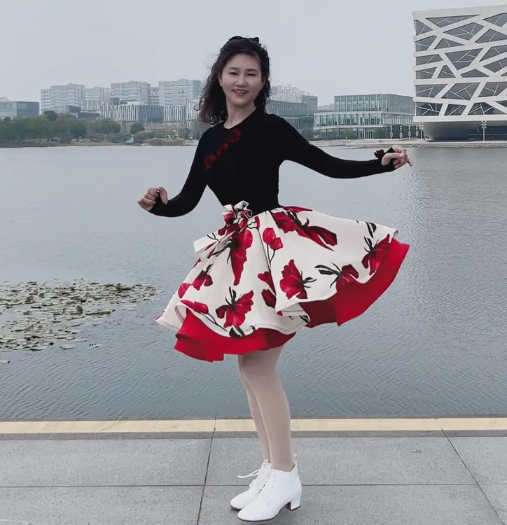 华丝格伦巴舞半身裙短裙