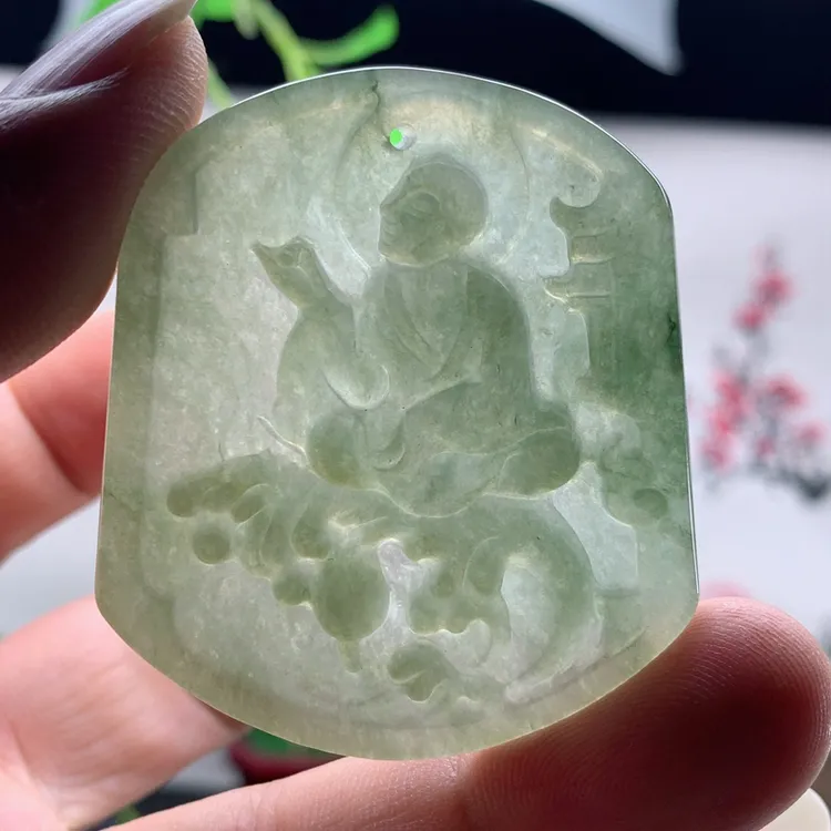  缅甸天然翡翠A货绿色老坑冰种精雕玉器牌观自在佛观音守护神吊坠
