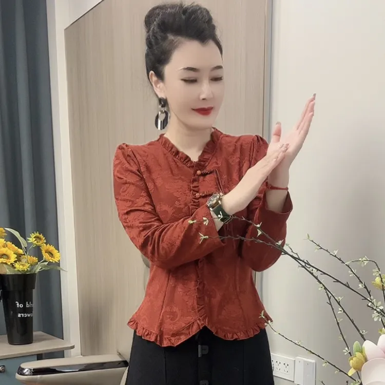 【8051】气质款显瘦织里花复古盘扣V领提花老钱风松弛独特漂亮小衫
