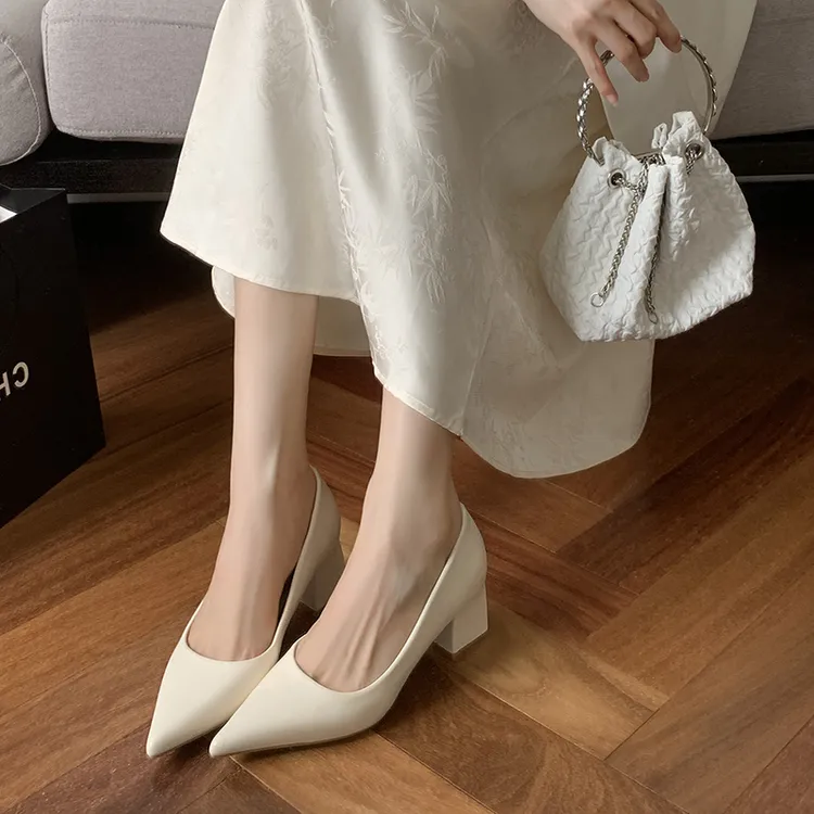 法式浅口高跟鞋女2025新款白色软皮不磨脚尖头职业粗跟单鞋女中跟