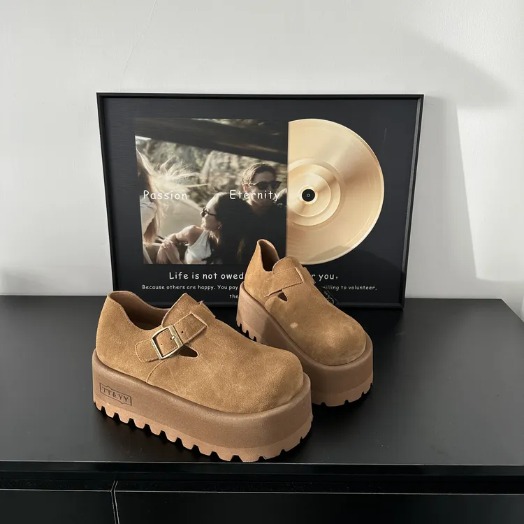 欧货。【北海道吐司】潮走秀玛丽珍勃肯鞋女时尚松糕厚底摇摇鞋百搭