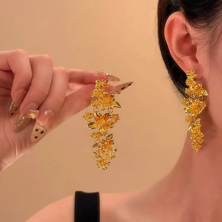 繁花似锦~金色蝴蝶耳钉女新款耳饰设计感高级爆款独特耳环5726