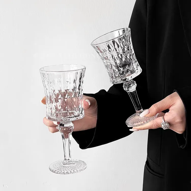 透明高脚杯高颜值香槟杯红酒杯果汁杯浮雕玻璃杯买一送一