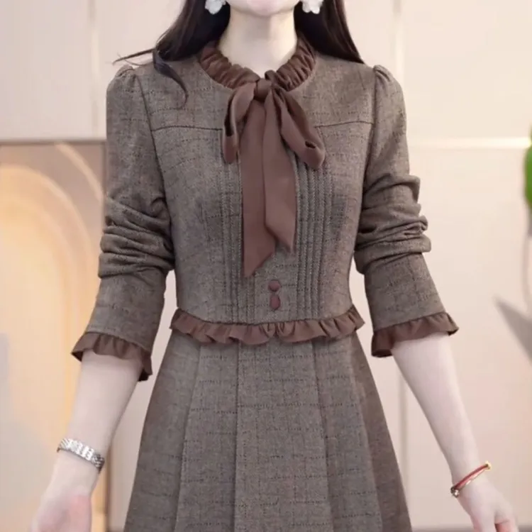 洋气时尚假两件套头女神小香风连衣裙圆领长袖秋装名媛不褪色秋季