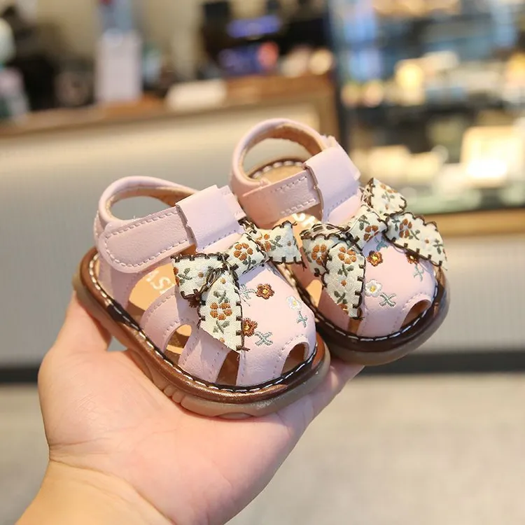 嘤嘤熊仔夏季软底宝宝凉鞋可爱公主鞋透气婴幼儿学步鞋防滑叫叫鞋