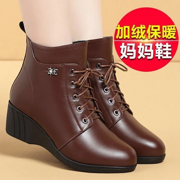 真软皮坡跟短靴女秋冬季棉靴加绒保暖皮鞋中筒女靴中老年妈妈靴鞋