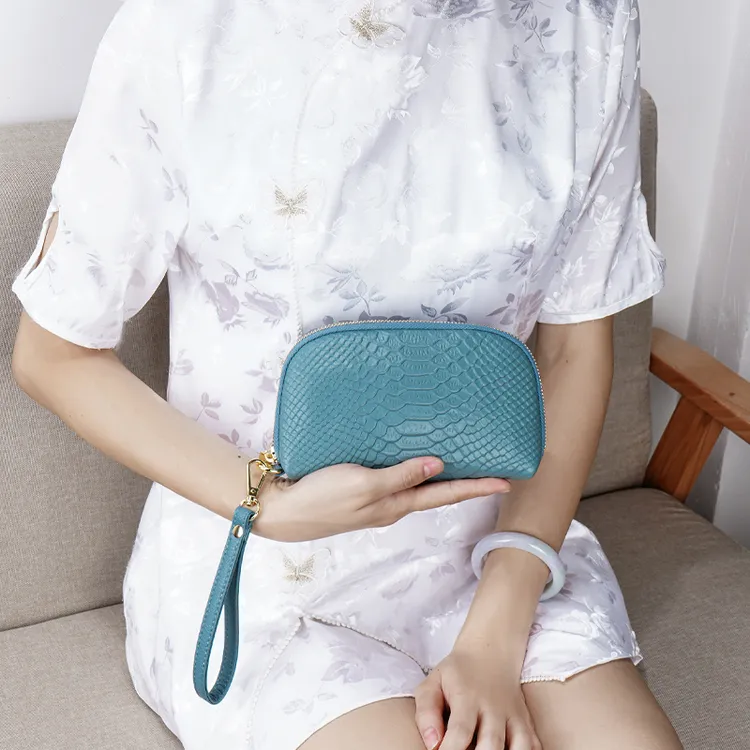 正品高级感迷你真皮手拎包女士生日礼物小包包夏上新鳄鱼纹手拿包