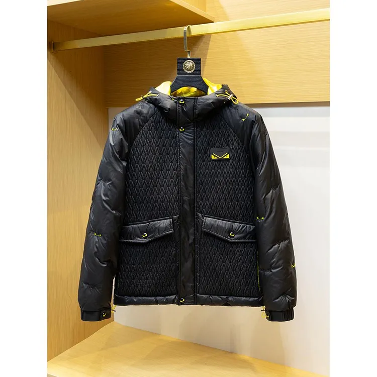 欧洲站冬季新款拼色连帽轻薄款羽绒服高级感修身短款羽绒衣外套男