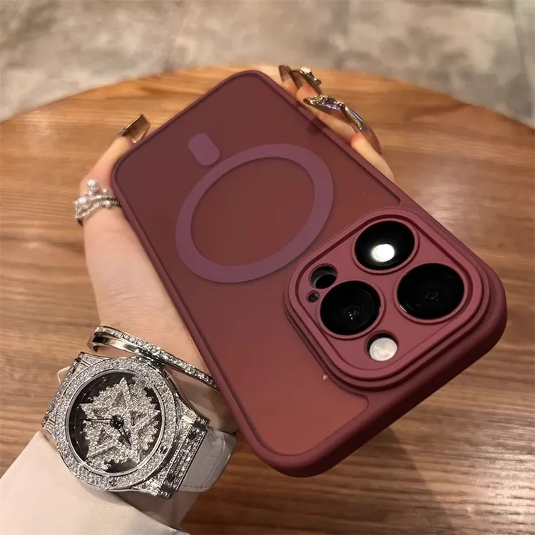 酒红色磨砂磁吸适用苹果16promax手机壳新款高级感全包镜头膜防摔