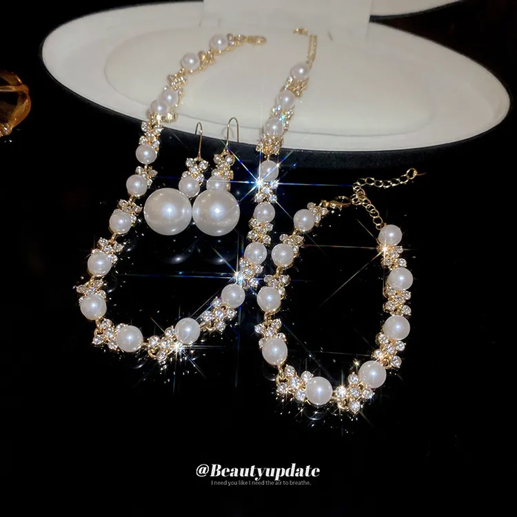 合金仿珍珠项链 镶钻花朵圆形珠珠项链法式锁骨链时尚高级感饰品