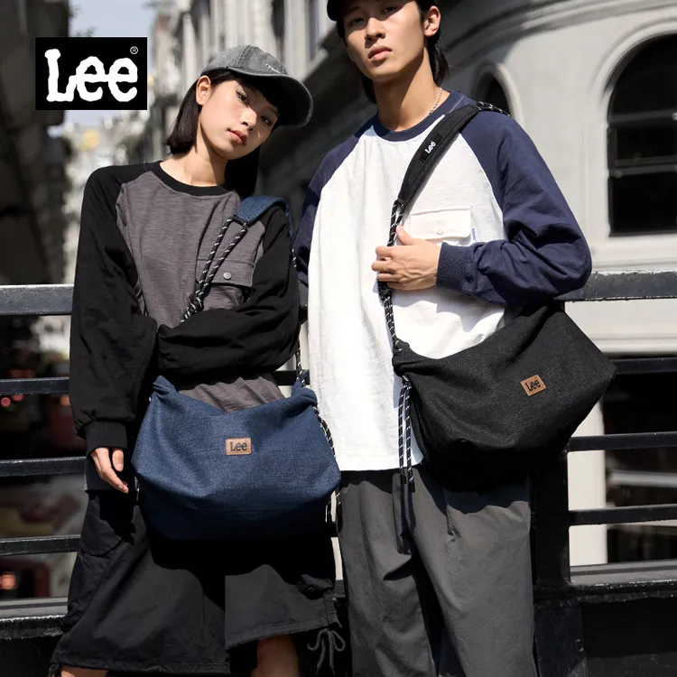 Lee斜挎包男士街头潮流学生大容量单肩包简约轻便通勤复古休闲女