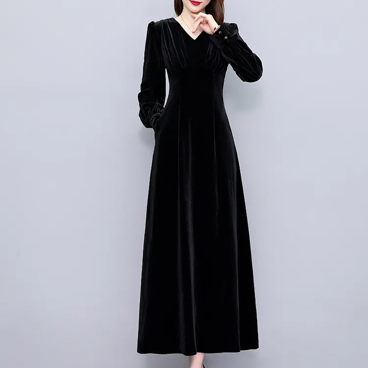 赫本风金丝绒连衣裙女长款2025秋冬新款大码收腰显瘦胖mm小黑裙子