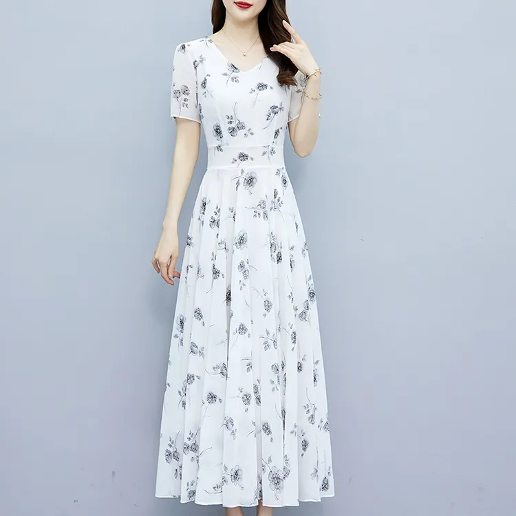 雪纺碎花连衣裙女装2025夏季新款气质洋气妈妈收腰显瘦遮肚长裙子