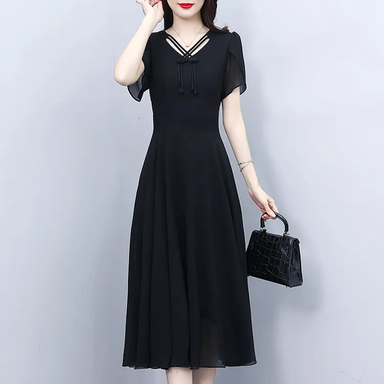 气质雪纺连衣裙女2025年新款夏季别致v领短袖轻熟风黑色a字裙
