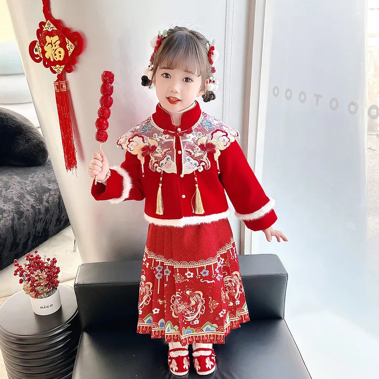 女孩马面裙秋冬套装新款拜年服2024年汉服女宝宝唐装加绒两件套