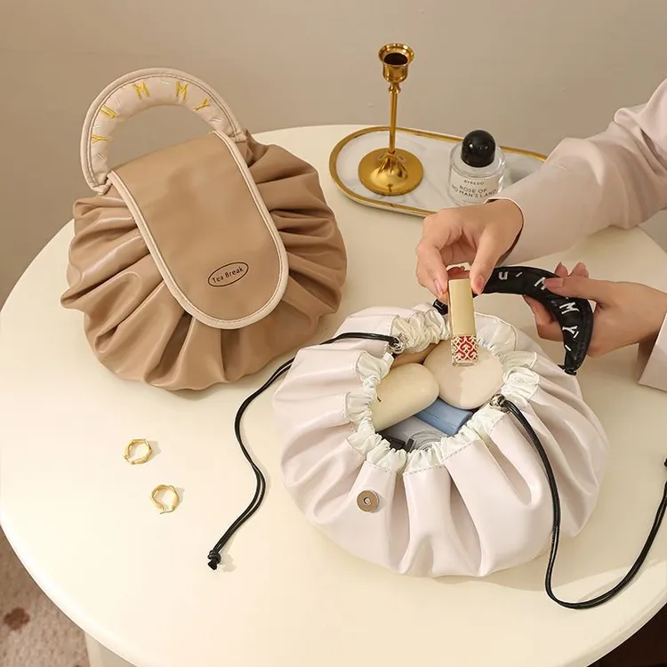 PU都市轻奢简约风便携化妆包大容量防水懒人旅行包收纳化妆包