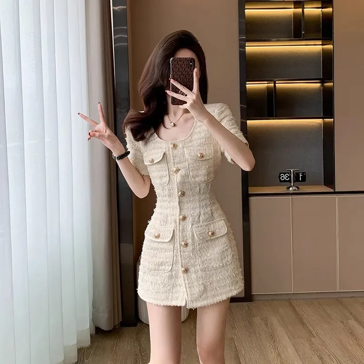 法式方领连衣裙女夏季新款气质轻奢高级感收腰显瘦名媛小香风短裙