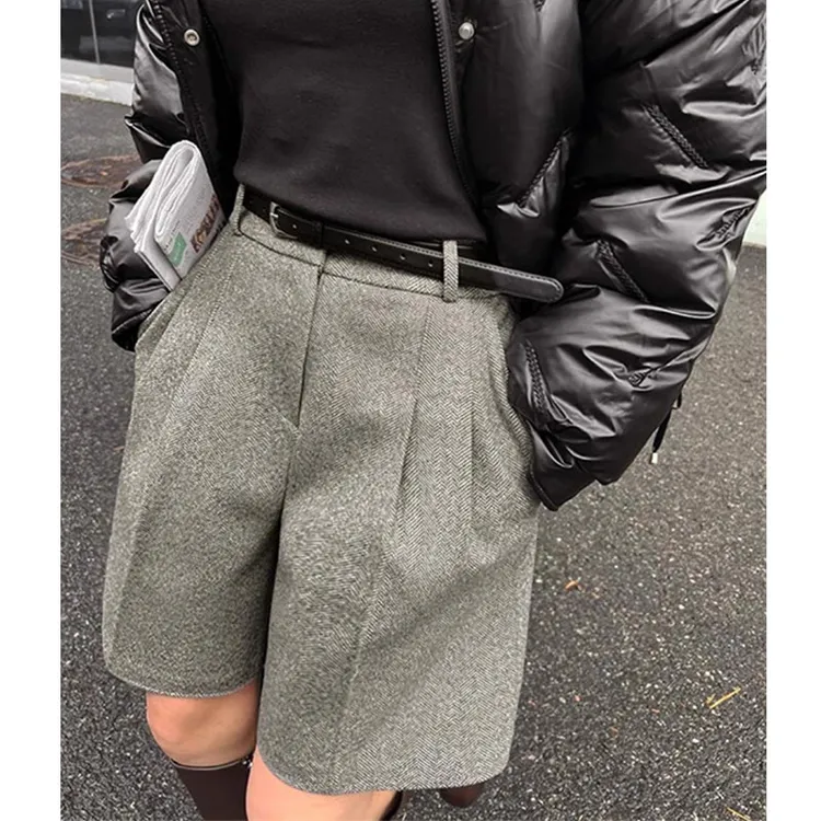 灰色毛呢短裤女秋冬季2025新款高腰百搭爆款休闲外穿显瘦五分裤