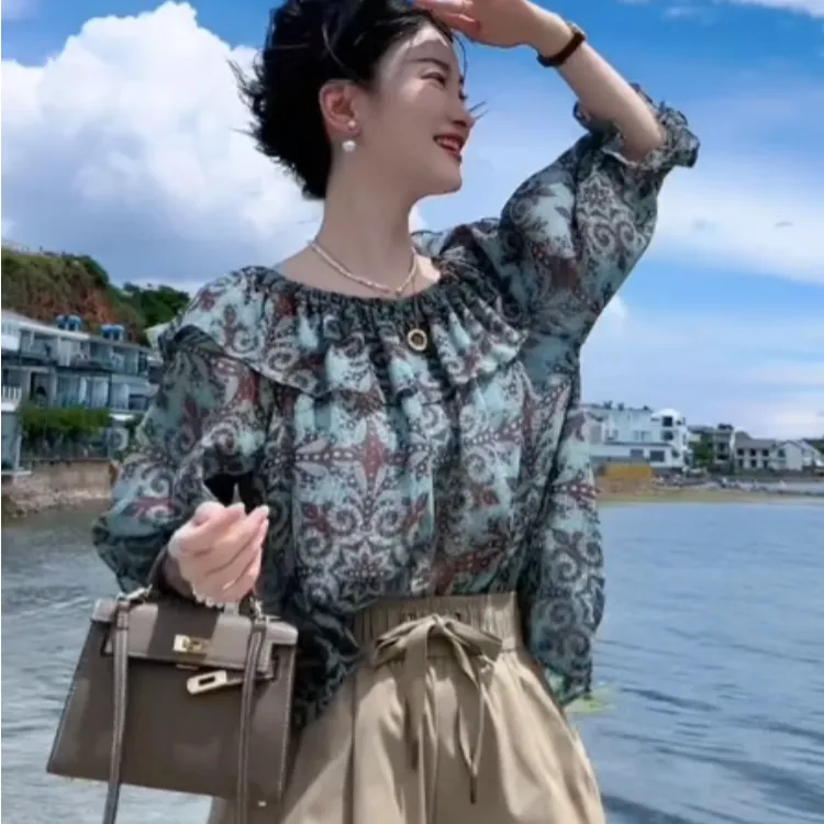 今年流行遮肚子小衫小清新春装洋气减龄设计感蓝色碎花衬衫上衣女