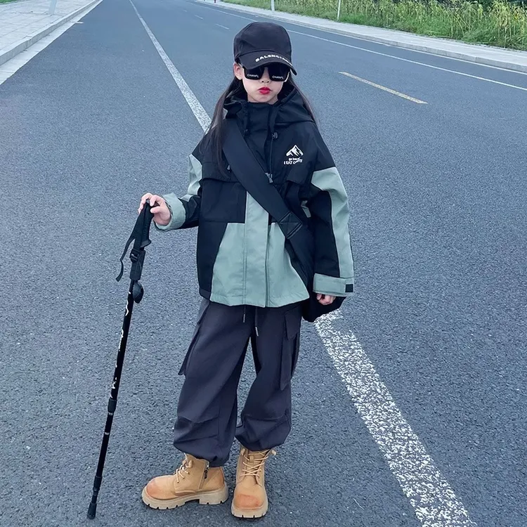 女童拼接三合一连帽冲锋衣2025秋冬中大童保暖加绒加厚风衣外套