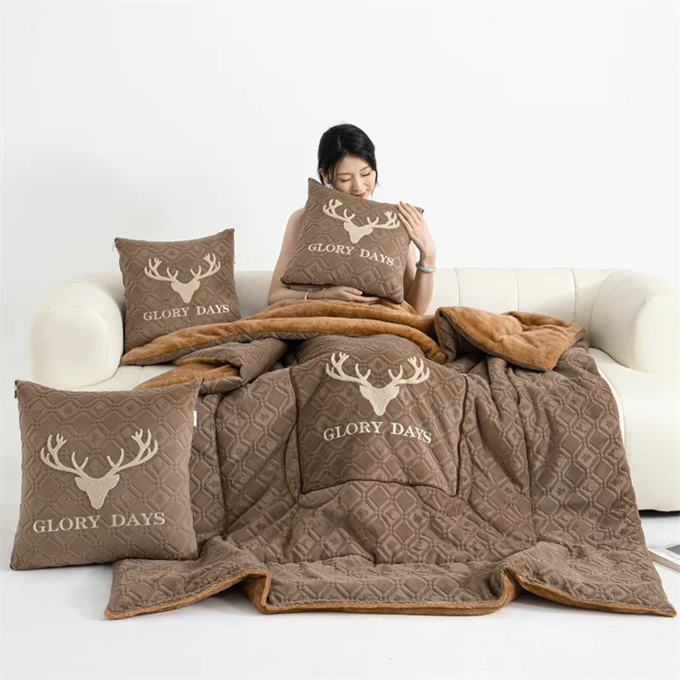 加大加绒加厚抱枕被子二合一两用宿舍客厅车载折叠抱枕被子两用