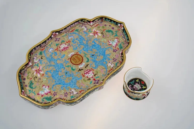 重工粉彩～螭凤纹描金陶瓷雪茄托及雪茄盘套装（纯手工）