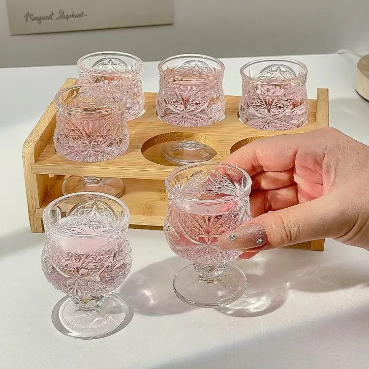 【拍一发六】高档创意迷你复古刻花玻璃杯一两高脚杯洋酒白酒杯
