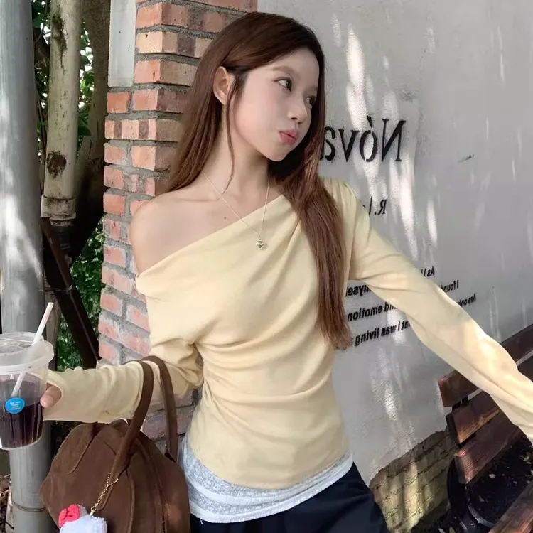韩系黄色假两件蕾丝打底衫女早秋新款设计感露肩chic甜辣斜肩上衣