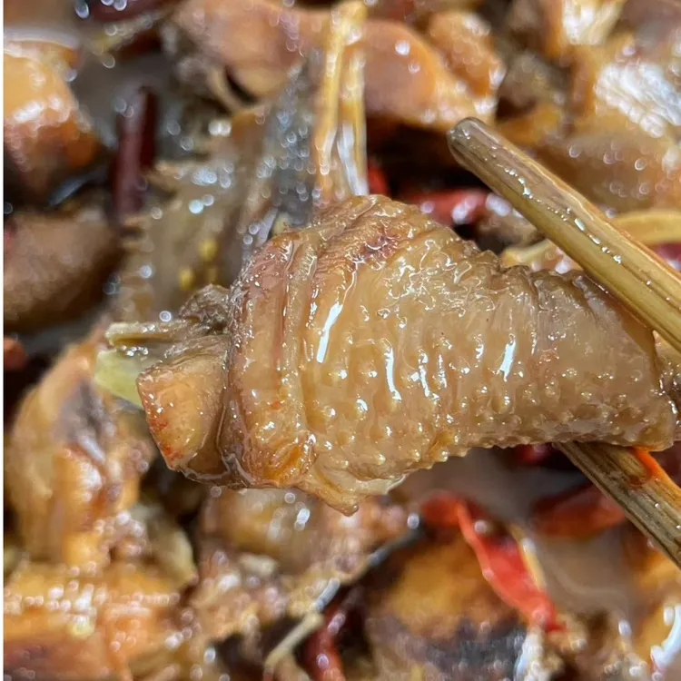 寿县土菜红烧咸鸡口味偏咸偏辣麻缠滴香现烧现发整只一份1000克装