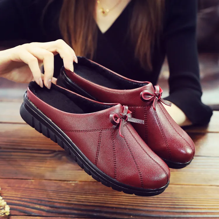 棉拖鞋女防水皮面保暖厚底室内冬季中年妈妈防滑软底加绒包头拖