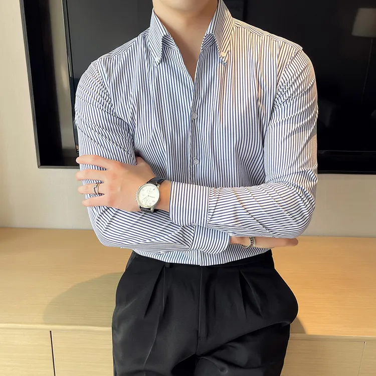 春秋季新款高级设计感小众男士V领衬衫休闲韩版长袖条纹痞帅衬衣