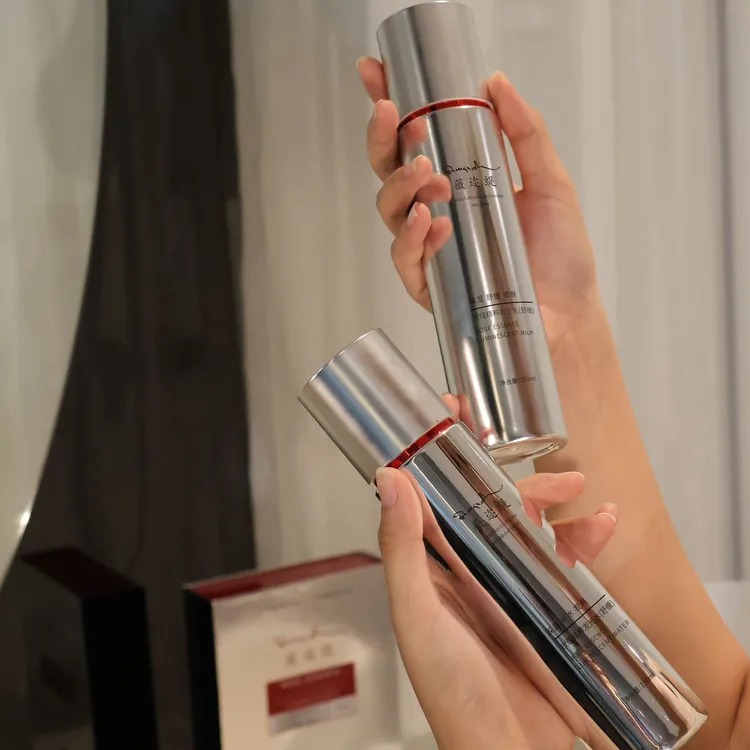 （欧么么推荐那曲发货）玫瑰精粹水乳套盒保湿滋润补水保湿提亮