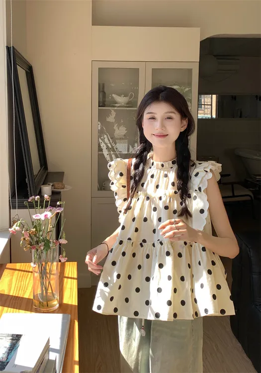 甜美波点飞飞袖衬衫女夏季2024新款重工设计感木耳边宽松别致小衫