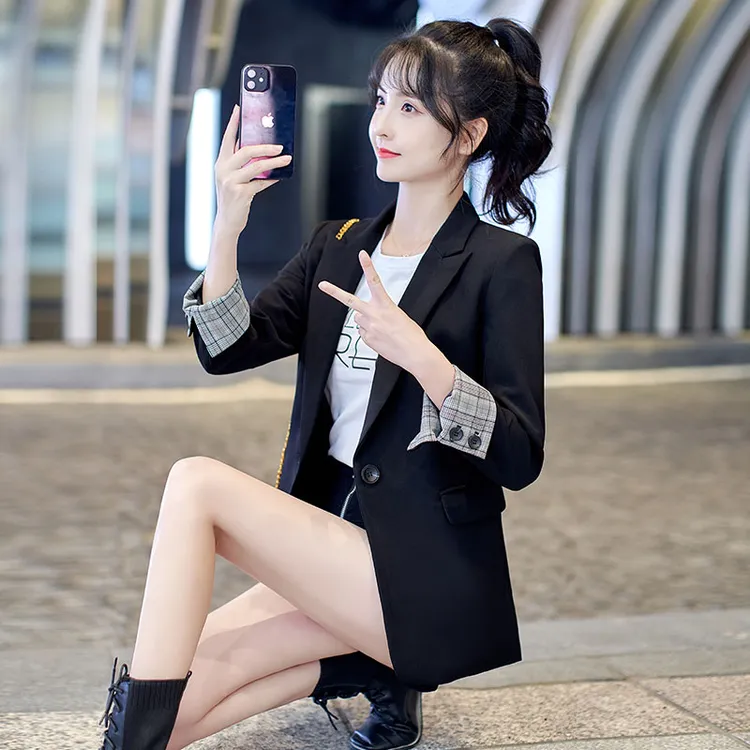 黑色小西装外套女上衣2025春秋新款高级感网红休闲小个子短款西服