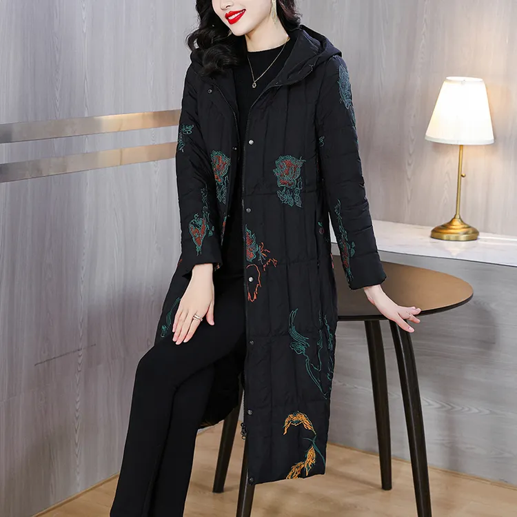 中年妈妈中长款连帽保暖冬季外套女新款显瘦防风重工刺绣羽绒服女