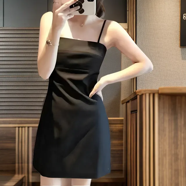 设计修身显瘦收腰黑色裙子吊带连衣裙网红洋气炸街女装出游服装女