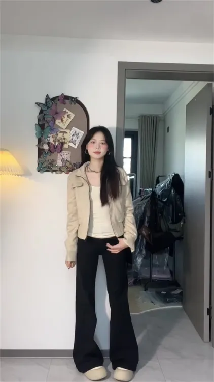 黑色微喇叭牛仔裤女春秋季新款梨形身材宽松遮肉阔腿直筒裤子