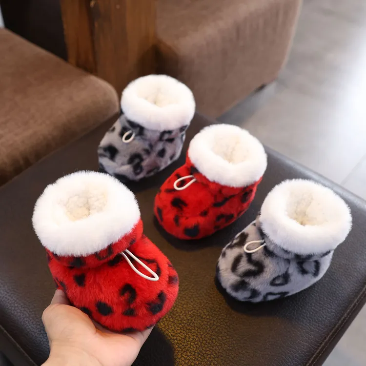 婴儿鞋子鞋套男女通用女休闲风冬季袜子保暖宝宝女宝冬款加绒加厚