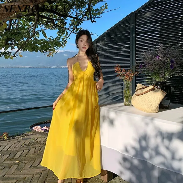 黄色挂脖抹胸连衣裙夏季三亚海边拍照裙子氛围感气质度假风海岛裙