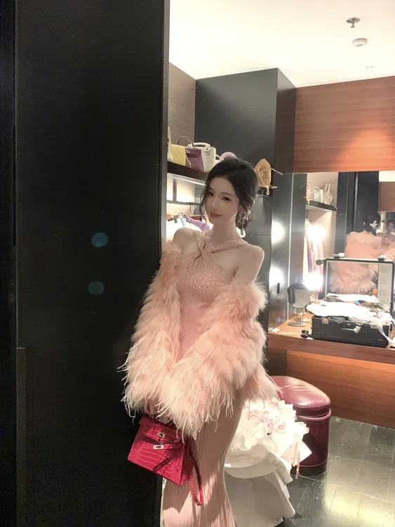 【雅乔定制】飘羽仙子 貉子毛鸵鸟毛皮草外套女秋冬DYDD-25070137