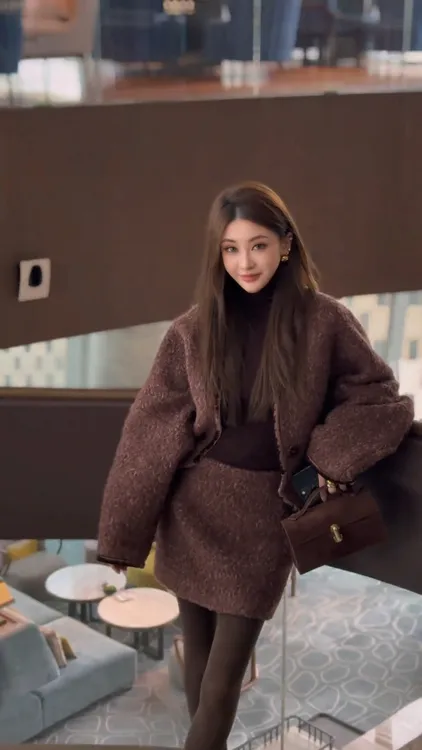 2025秋冬新款女装韩版复古气质高级感加厚夹棉外套裙子两件套装