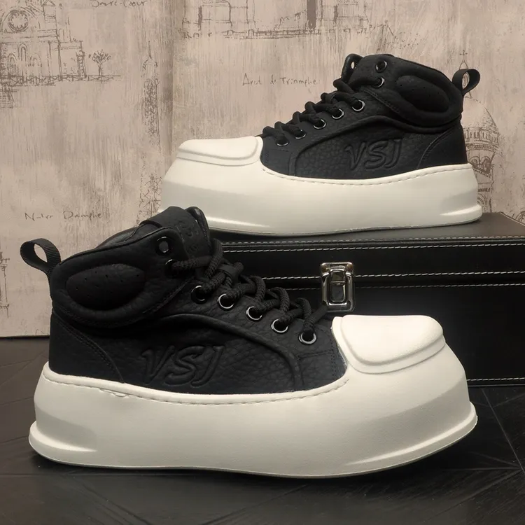 厚底大头米奇靴男2026超火白色高帮鞋冬季新款潮牌小众内增高短靴