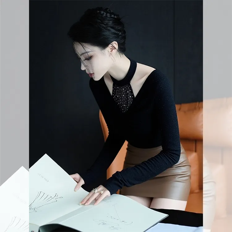 独特漂亮内搭黑色挂脖小衫女装秋冬打底长袖T恤洋气百搭烫钻上衣