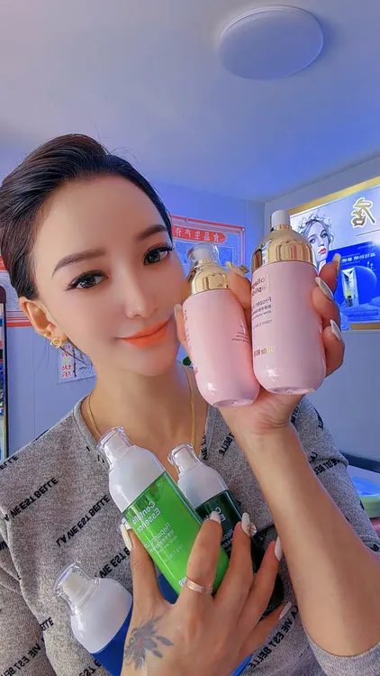 邦9号胶原多肽焕颜冻龄水乳两件套
