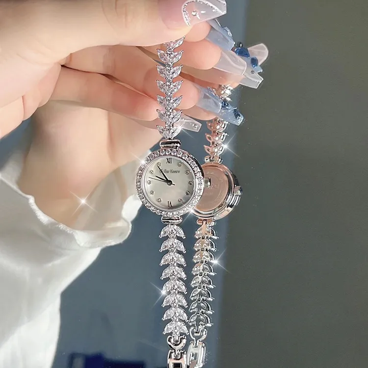 Culisr Kesnr美人鱼手表女款女士爆款2025新款手链表爆闪网红腕表