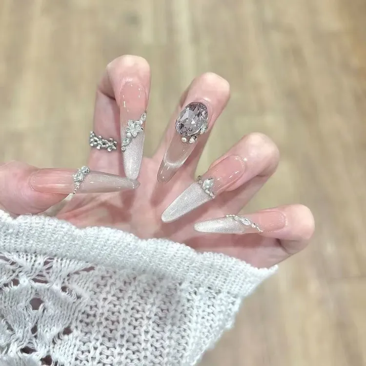 气质仙女美甲透裸色穿戴甲法式猫眼奢华大钻长款细狗美甲纯手工