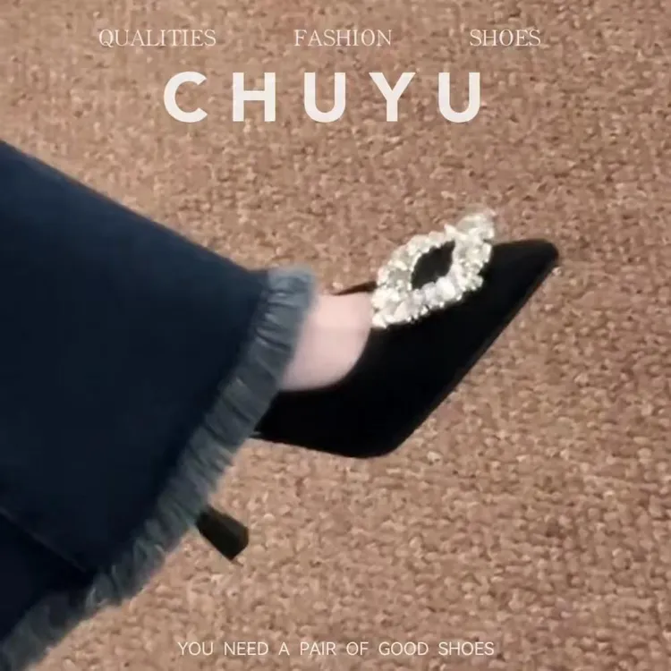 法式水钻方扣工作高跟鞋2025年新款配裙子黑色百搭绒面职业单鞋女