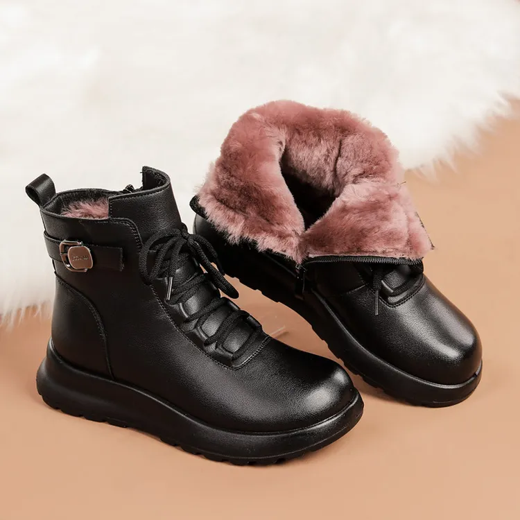 真皮冬季新款加绒保暖妈妈鞋棉鞋防滑平底软底软面中老年人女短靴