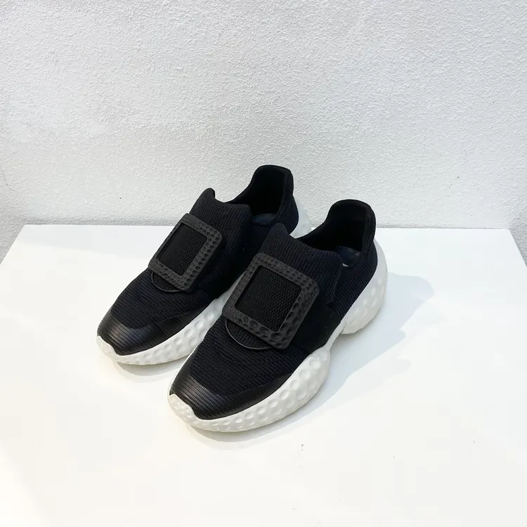 99新 Roger Vivier/罗杰·维威耶 黑色经典方扣运动鞋37.5码2750